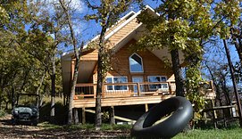 Cabin & Bunk house – McKenzie Outfitters