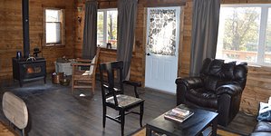 Cabin & Bunk house – McKenzie Outfitters